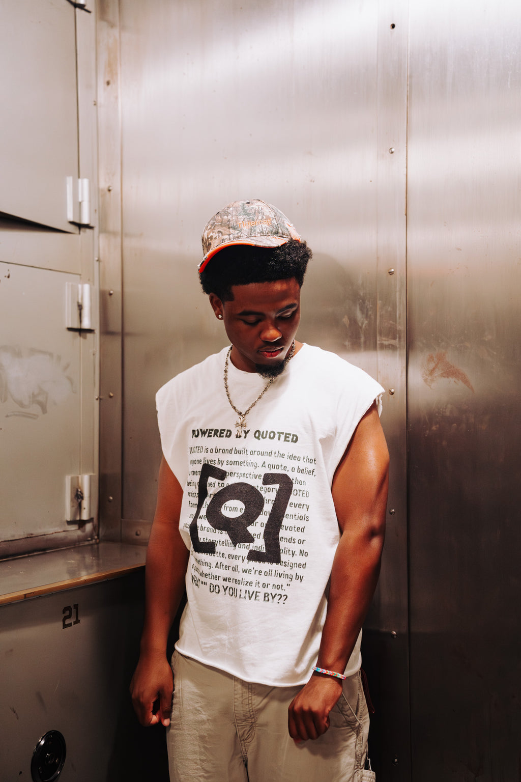 BIG "Q" MUSCLE TEE