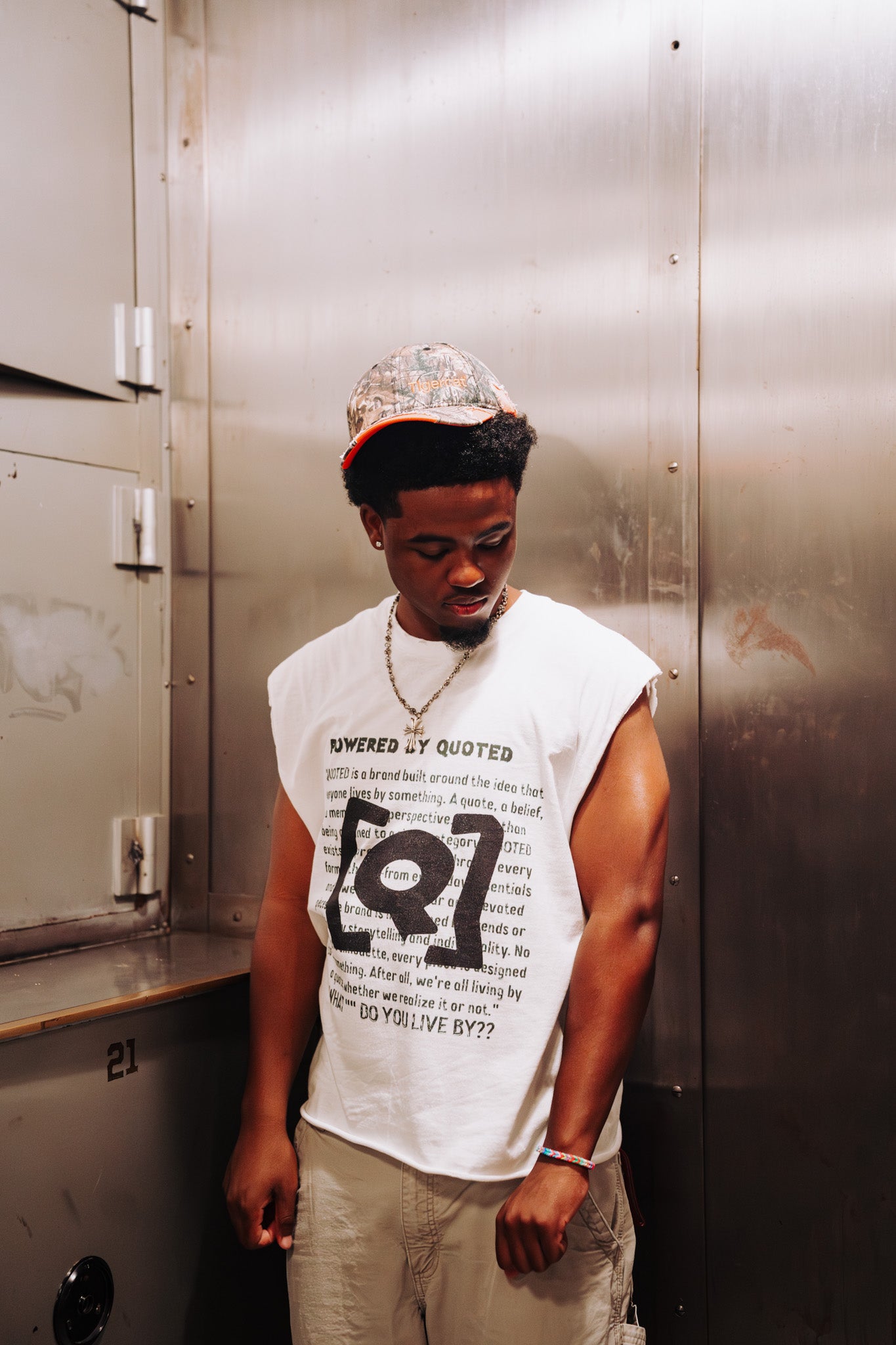 BIG "Q" MUSCLE TEE